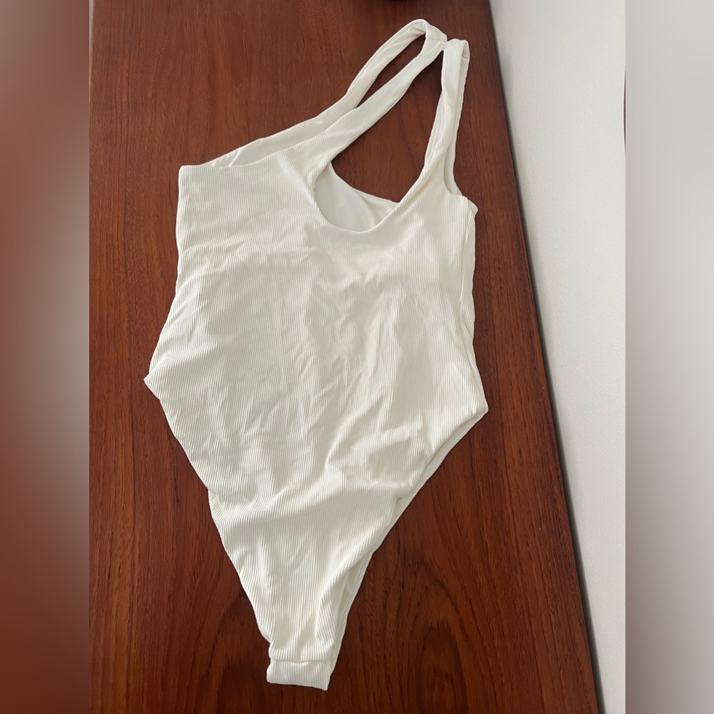 LSPACE NWT “Phoebe” One Piece Swimsuit